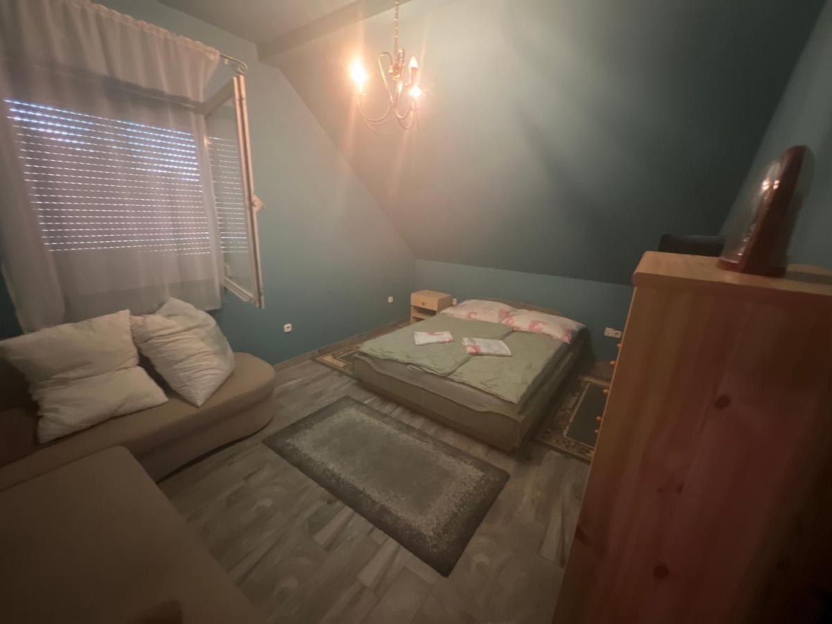 Gabe'S Nest Apartment Urom Bagian luar foto
