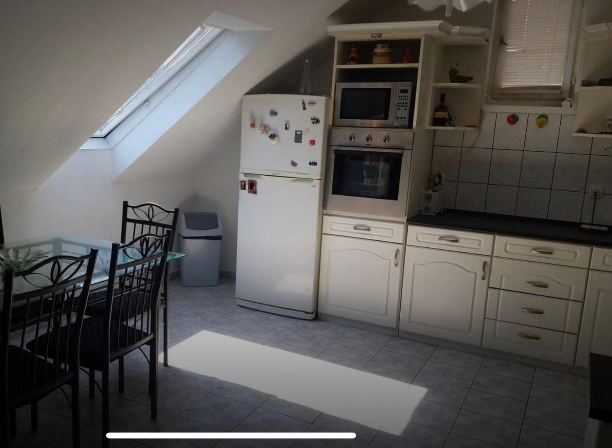 Gabe'S Nest Apartment Urom Bagian luar foto