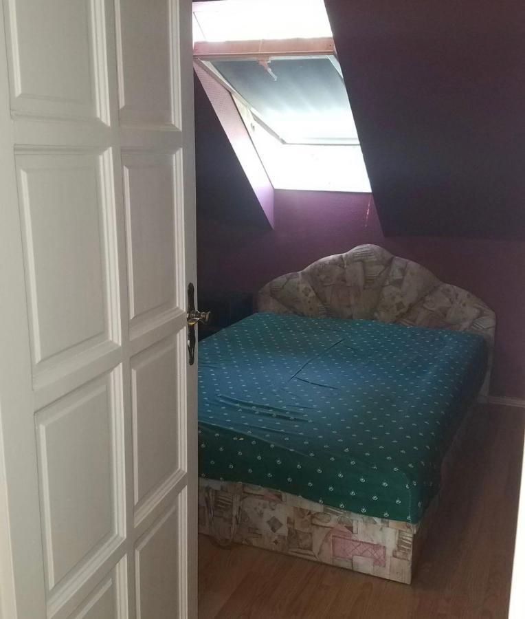 Gabe'S Nest Apartment Urom Bagian luar foto